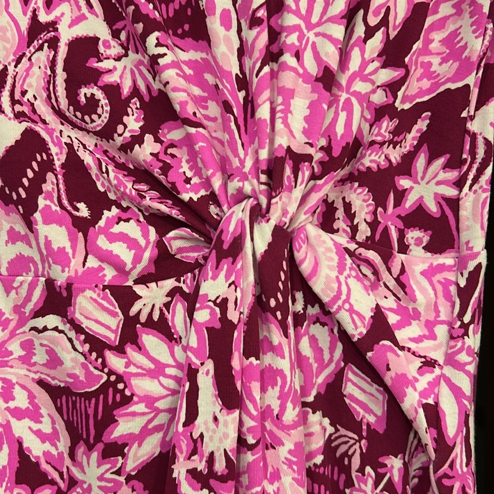 Lilly Pulitzer Long Sleeved Rayon Twist Detail Waist Sz S Pink Maroon Print - Picture 2 of 6